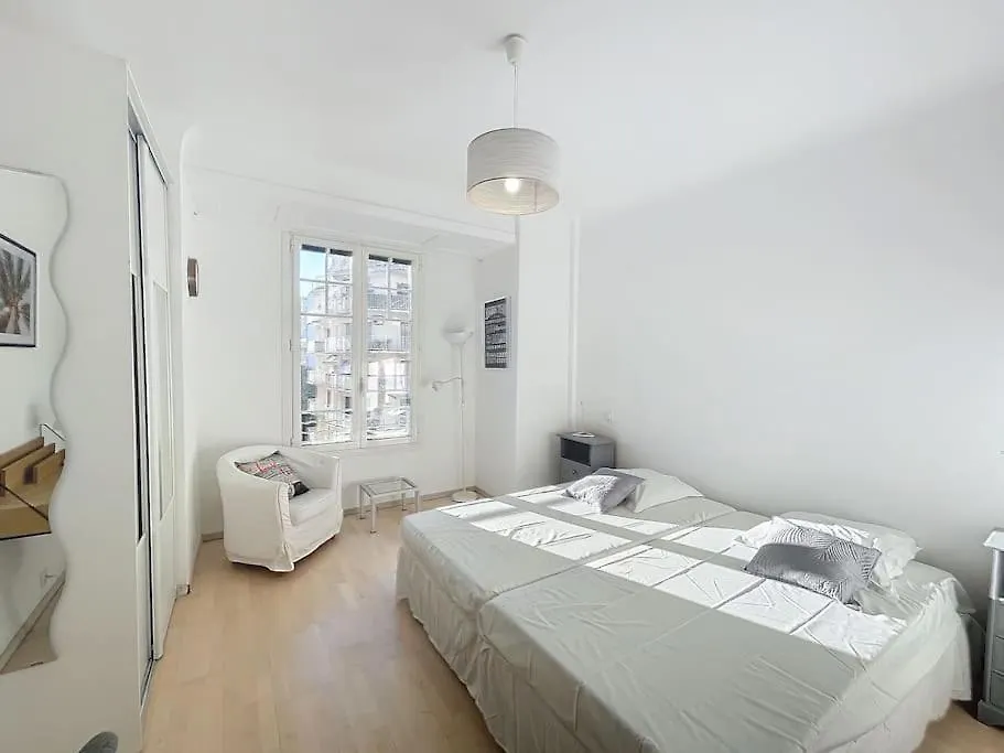 Cannes 3 Bedroom 3 Bath Close To Palais & Croisette By Olam Properties 0*,  Francja