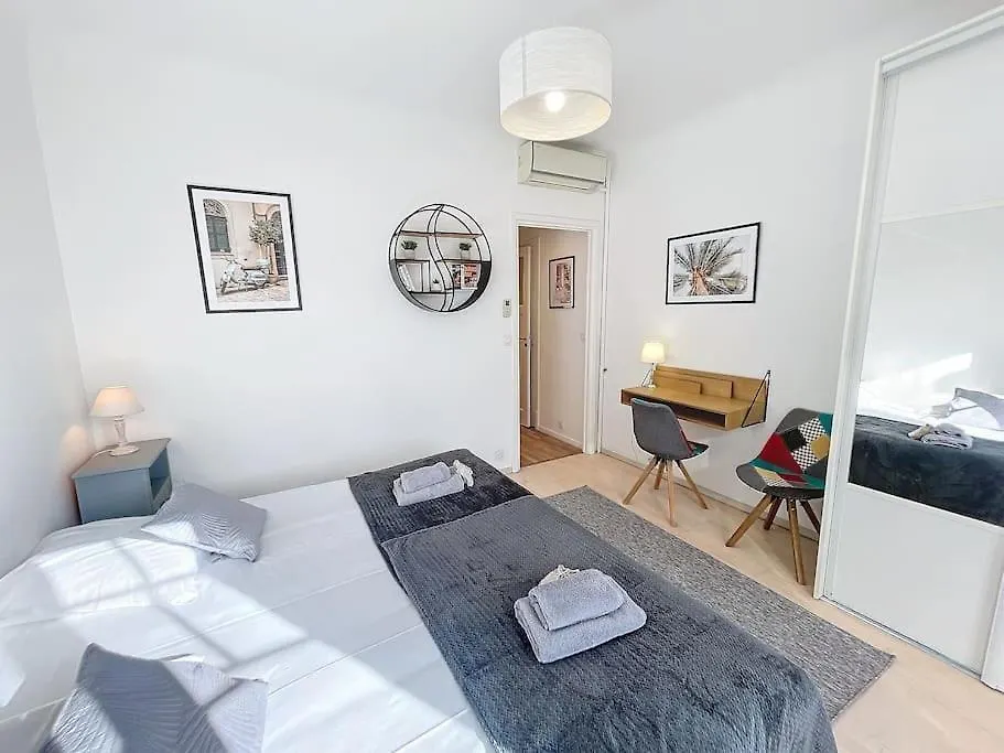 Cannes 3 Bedroom 3 Bath Close To Palais & Croisette By Olam Properties Apartament